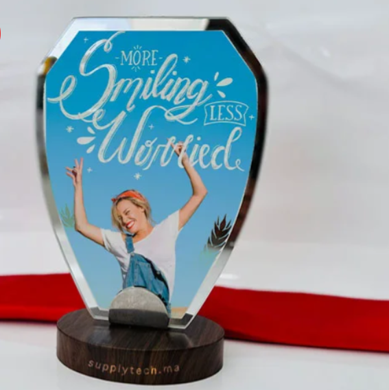 Trophée en Verre Rectangle Arrondi avec Socle en Bois